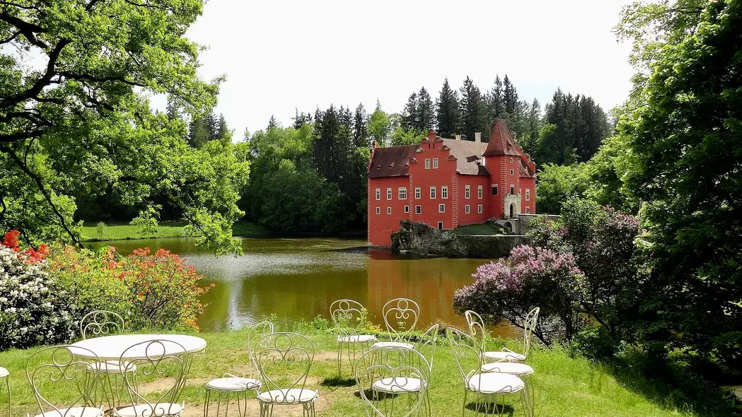 Zámek Červená Lhota – hrady, zámky, zříceniny, Kardašova Řečice