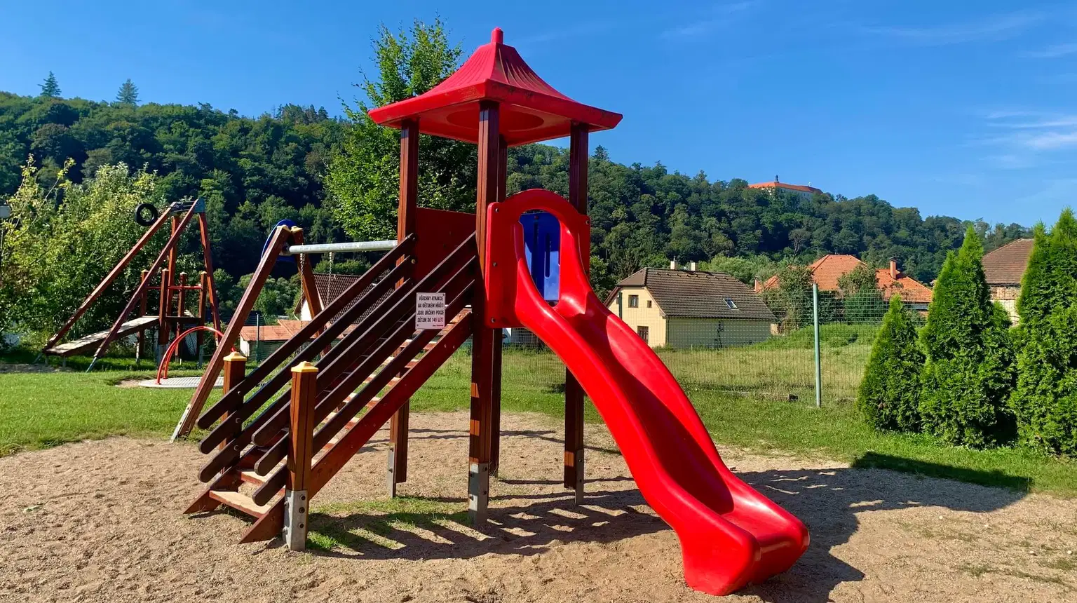 Oranžové hřiště Chocerady – dětská hřiště a herny, Chocerady
