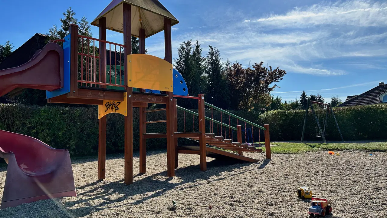 Dětské hřiště Uhříněves - Valšovská – dětská hřiště a herny, Praha
