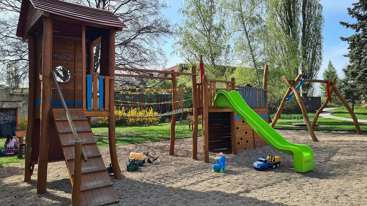 Dětské hřiště Rechova – dětská hřiště a herny, Kojetice