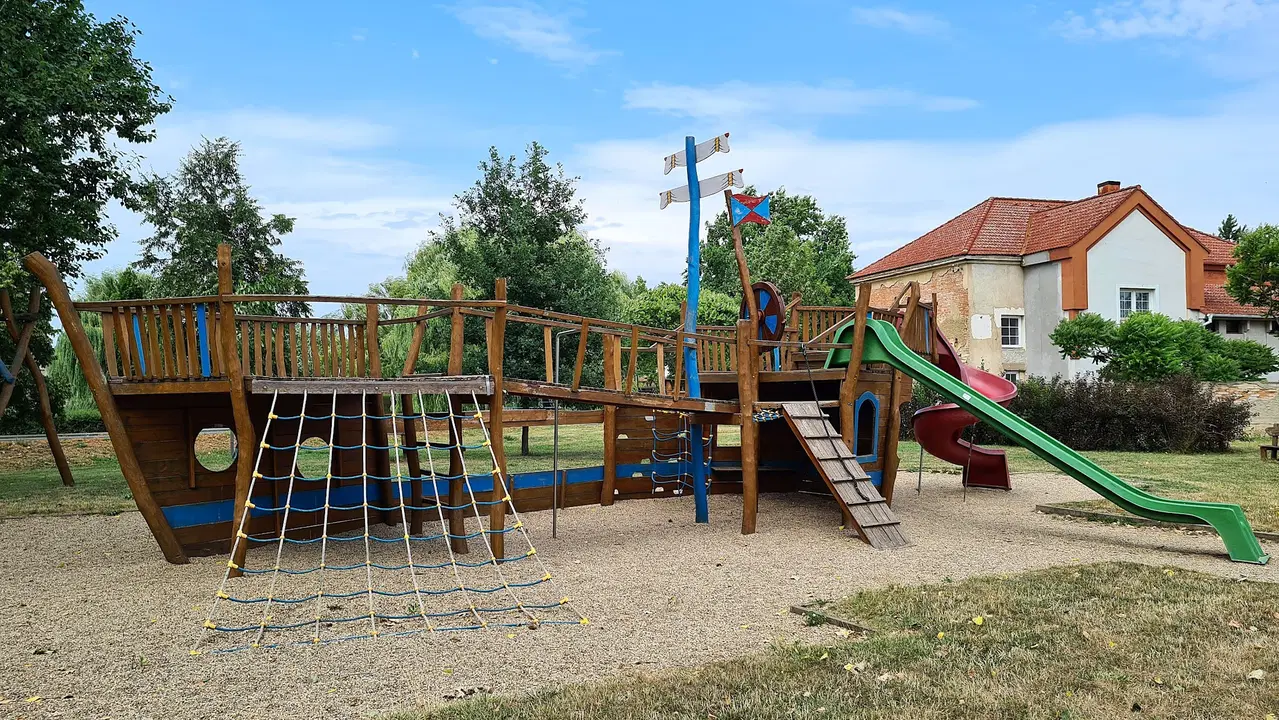 Dětské hřiště Ledčice – dětská hřiště a herny, Ledčice