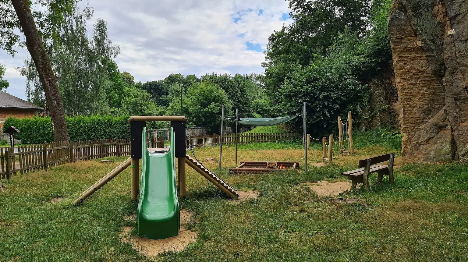Dětské hřiště Jezerní – dětská hřiště a herny, Mšeno