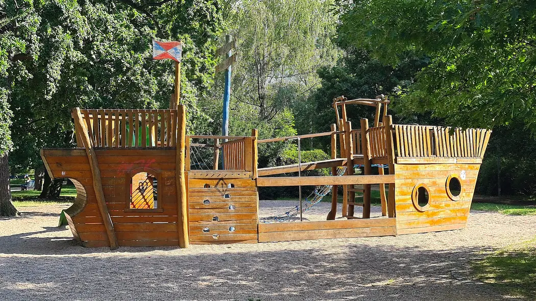 Dětské hřiště Bubeníkovy sady – dětská hřiště a herny, Pardubice