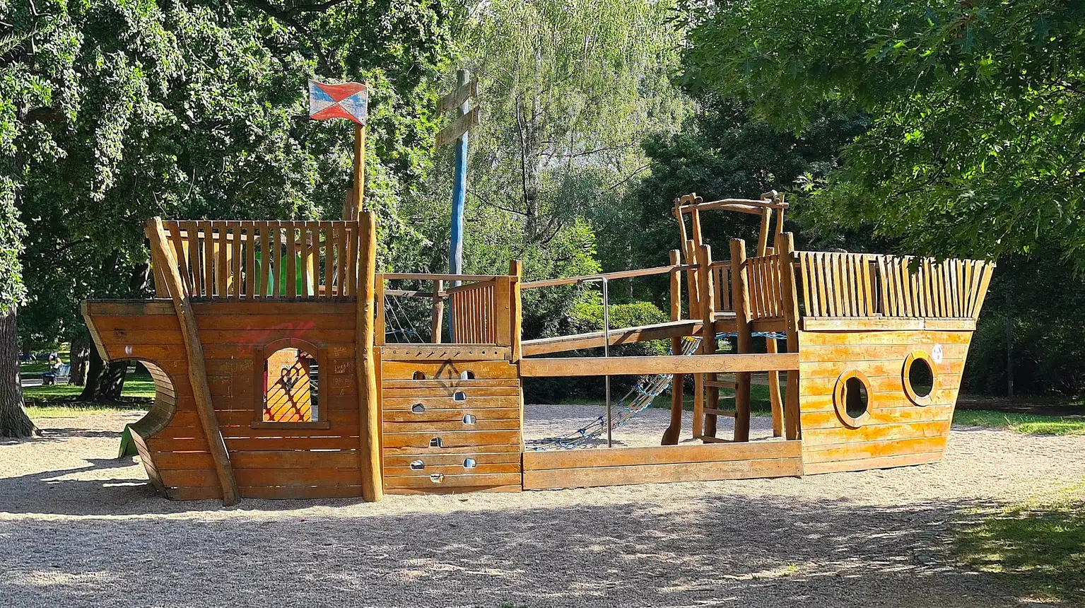 Dětské hřiště Bubeníkovy sady – dětská hřiště a herny, Pardubice