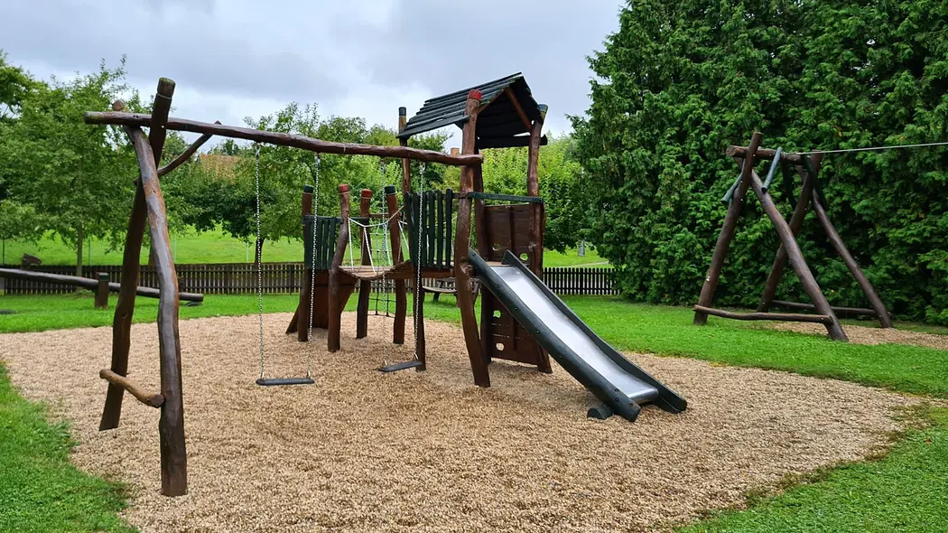 Dětské hiště a street workout hřiště Hulice – dětská hřiště a herny, Hulice