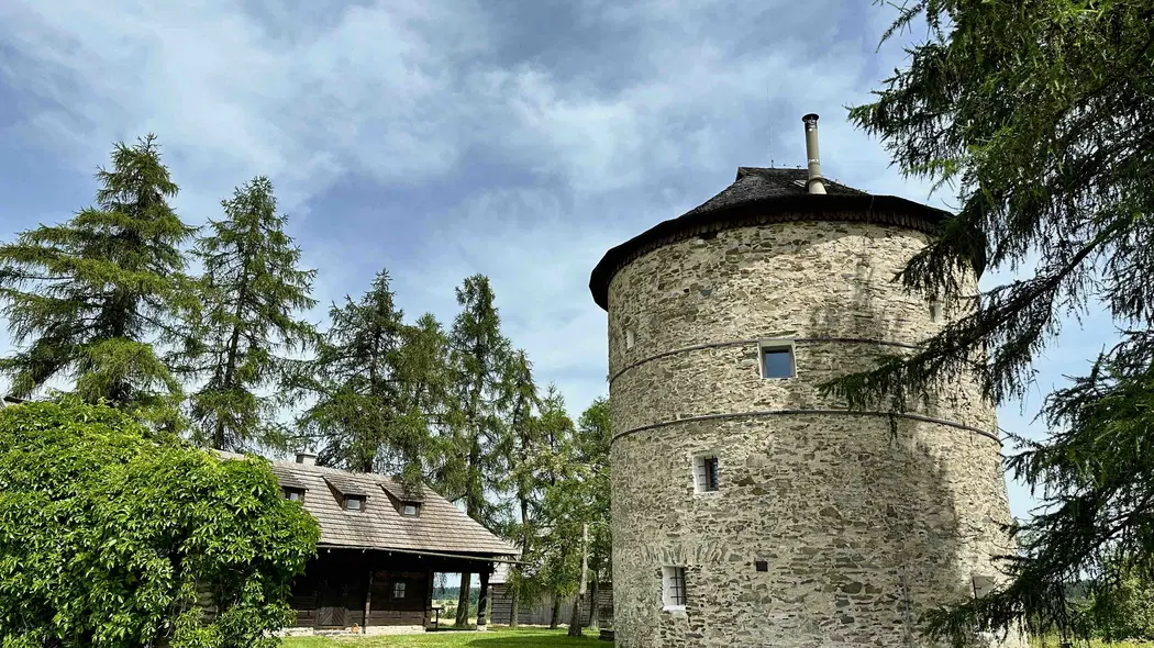 Větrný mlýn Němčice – hrady, zámky, zříceniny, Němčice