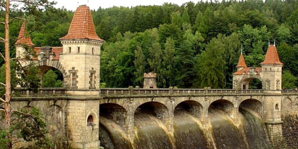 Přehrada Les Království