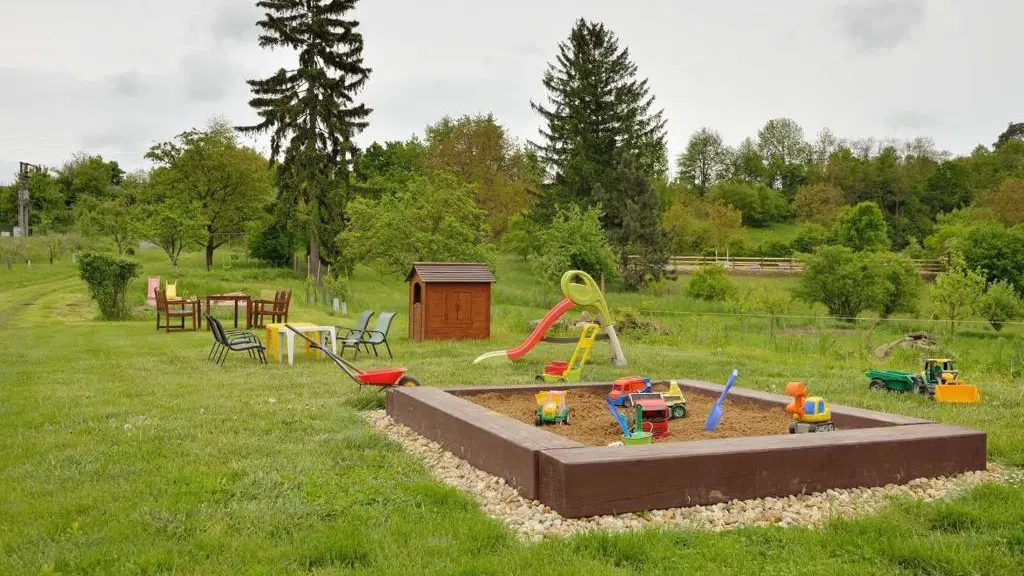 Penzion malá farma – penzion, Nemojany
