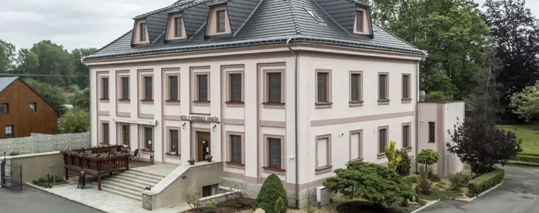 Hotel Zámeček Raspenava – hotel, Raspenava