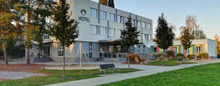 Hotel Bílý Páv – hotel, Benátky nad Jizerou