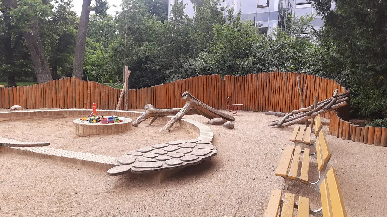 Tyršův sad s dětským hřištěm a zvířátky – dětská hřiště a herny, Brno