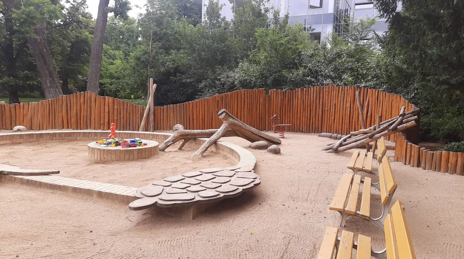 Tyršův sad s dětským hřištěm a zvířátky – dětská hřiště a herny, Brno