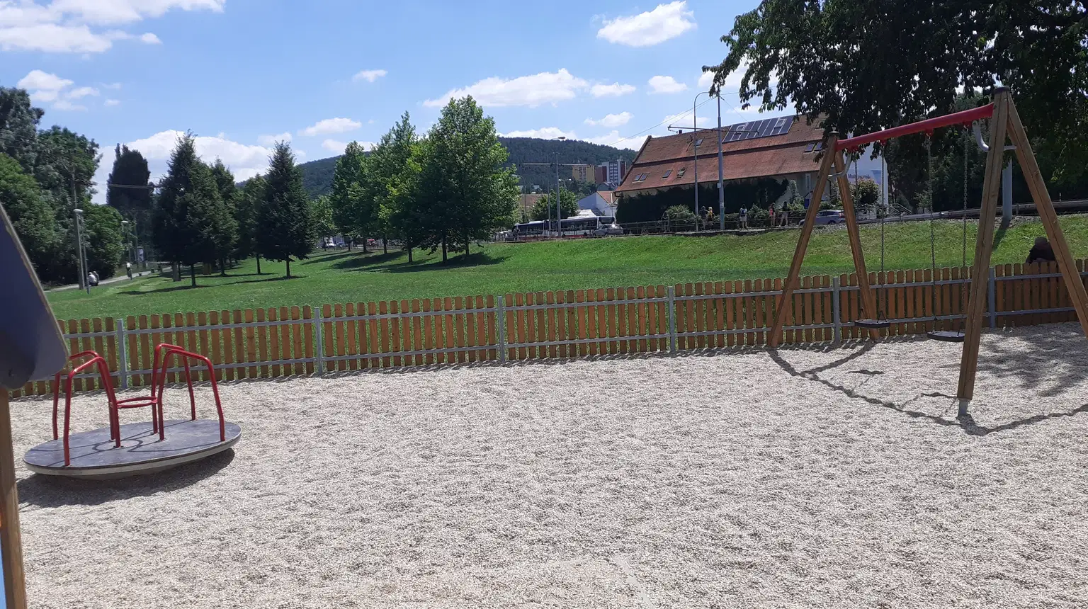 Dětské hřiště Obvodová – dětská hřiště a herny, Brno