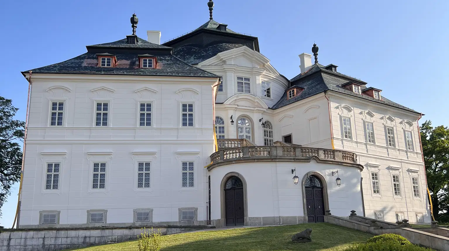Zámek Karlova Koruna – hrady, zámky, zříceniny, Chlumec nad Cidlinou