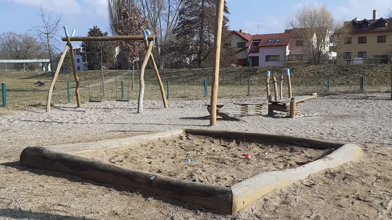 Dětské hřiště Cacovický mlýn – dětská hřiště a herny, Brno