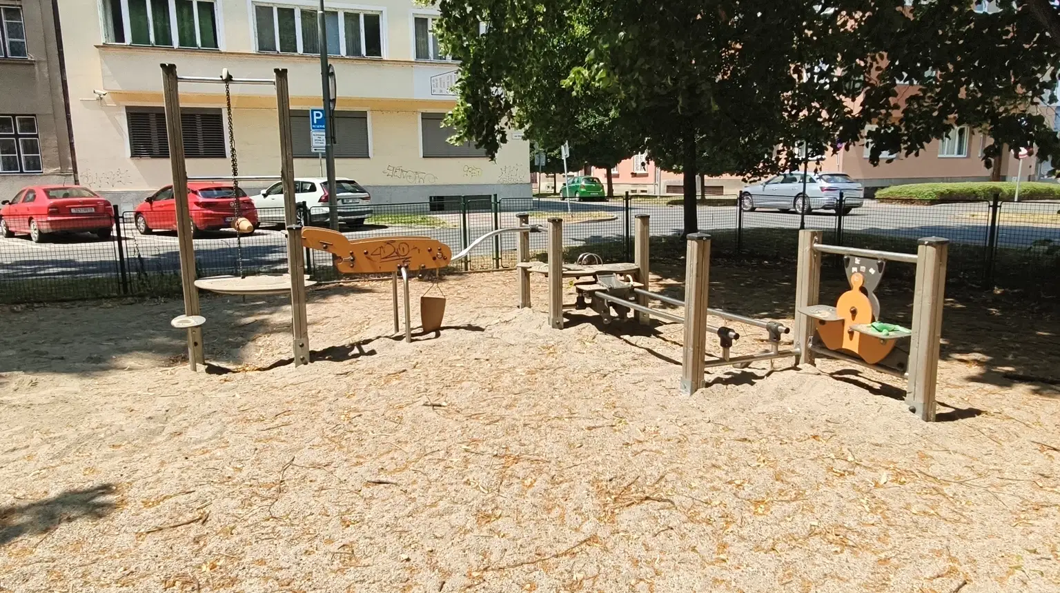 Dětské hřištěna Nám. Spojenců – dětská hřiště a herny, Prostějov