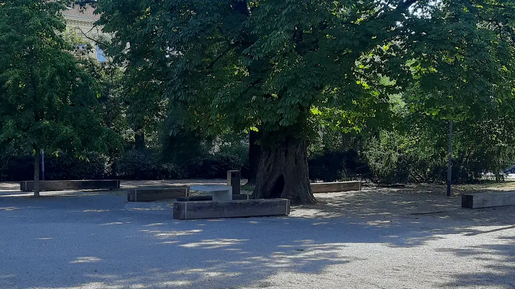 Park vedle Janáčkova divadla – dětská hřiště a herny, Brno