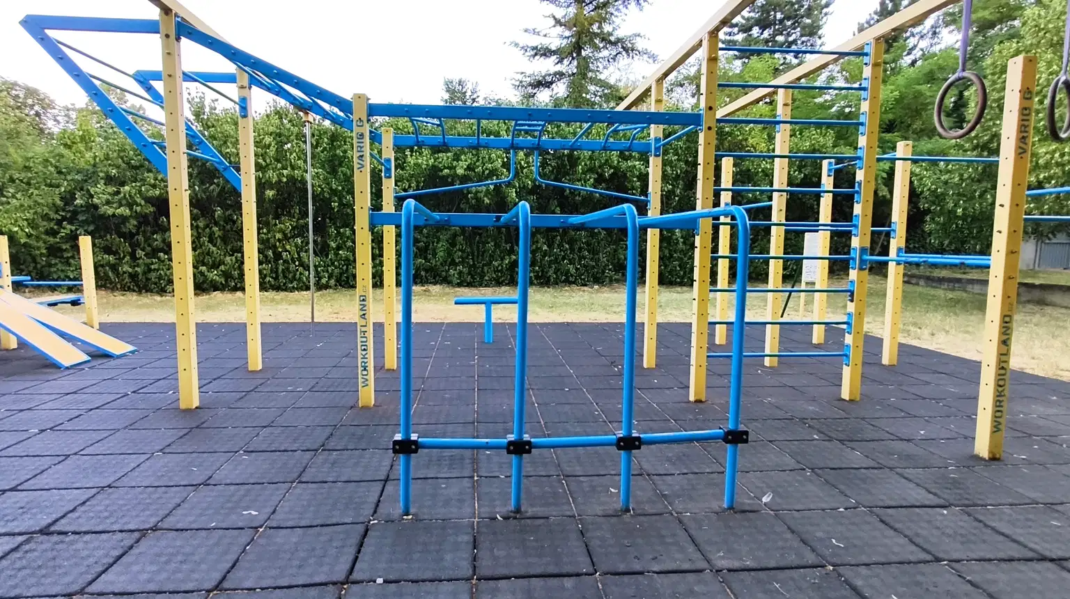 Workoutové hřiště Kostelecká – sportoviště, Prostějov