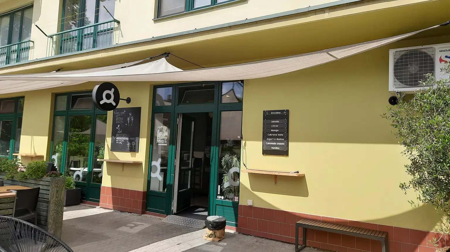 Rotatoria caffé – restaurace, kavárny, cukrárny, Brno