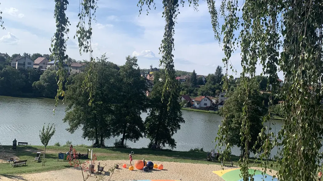 Sportovně rekreační areál u Pekla – dětská hřiště a herny, Polná
