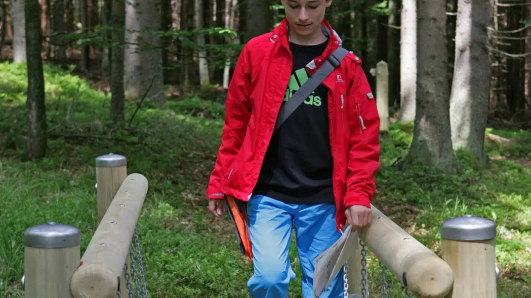 Puštíkova stezka (Areál lesních her Stožec) – naučné stezky, Stožec