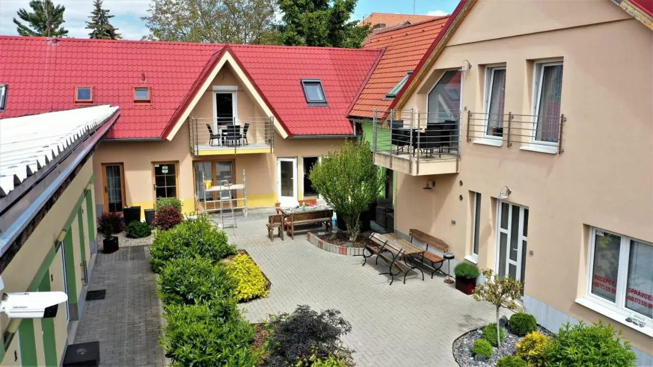 Penzion Kotvas – penzion, Milovice