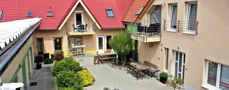Penzion Kotvas – penzion, Milovice