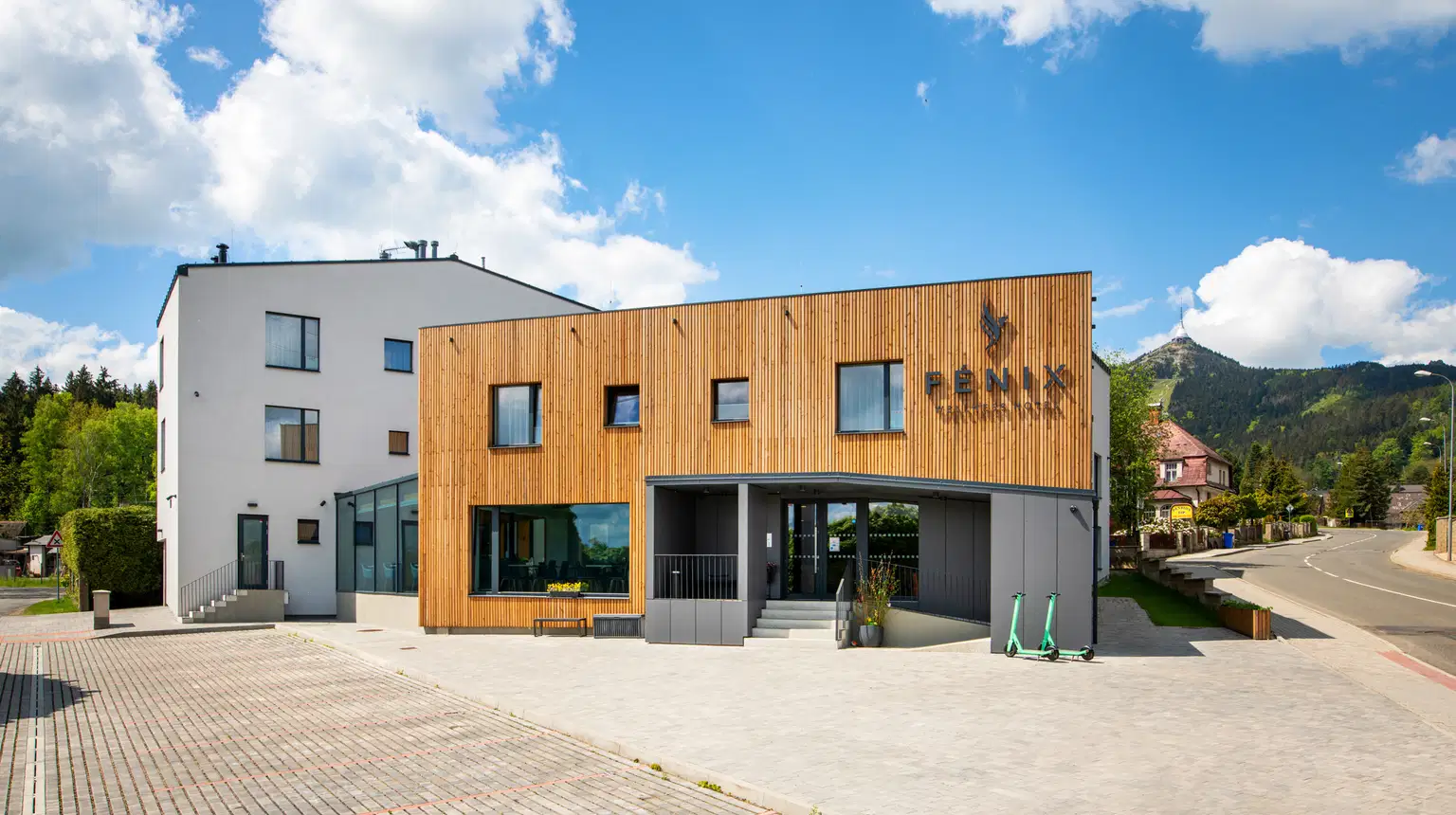 Wellness Hotel Fénix – hotel, Liberec