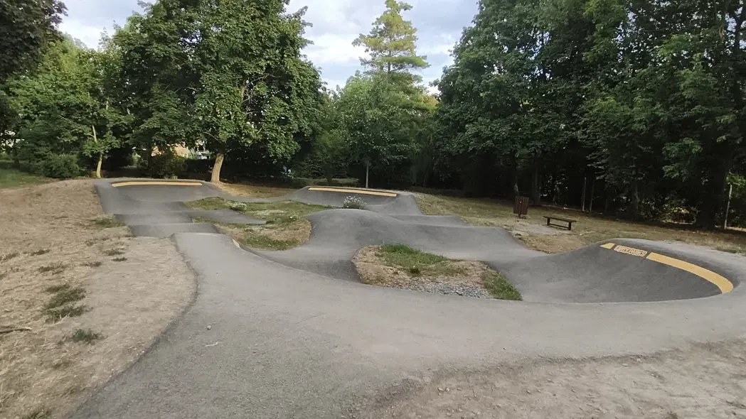 Pumptrack a skillcentrum Trilobit – zážitkové areály, Čelechovice na Hané