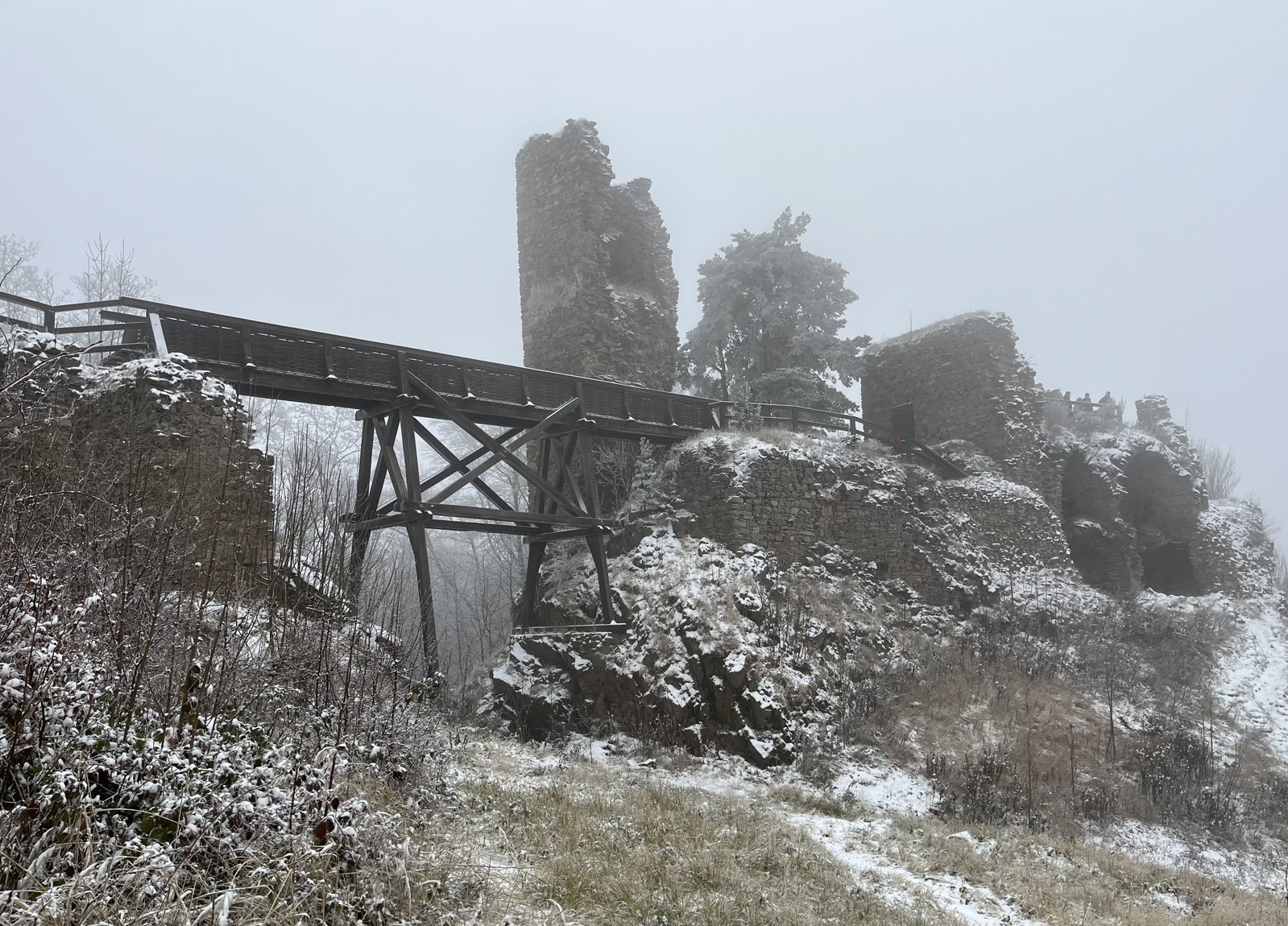 Zřícenina Zubštejn – hrady, zámky, zříceniny, Bystřice nad Pernštejnem – fotka 2