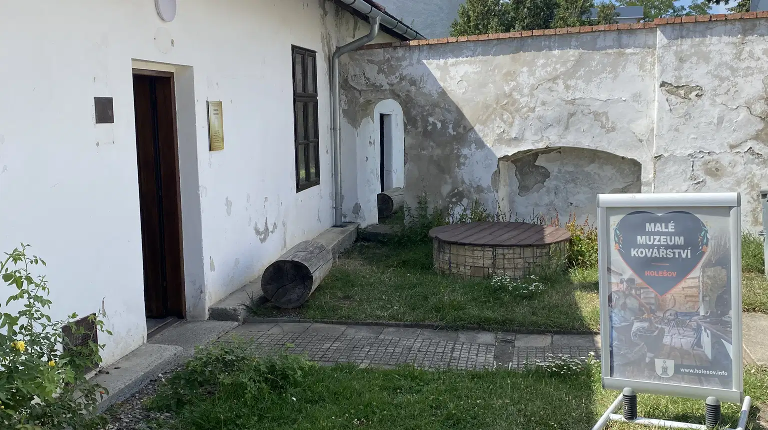 Zemanova kovárna v Holešově – hrady, zámky, zříceniny, Holešov