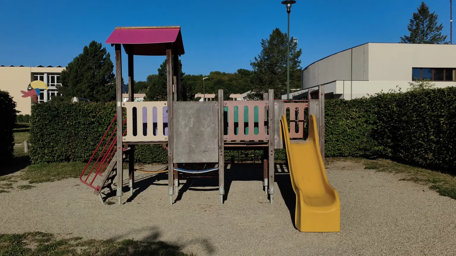 Dětské hřiště – dětská hřiště a herny, Sloup