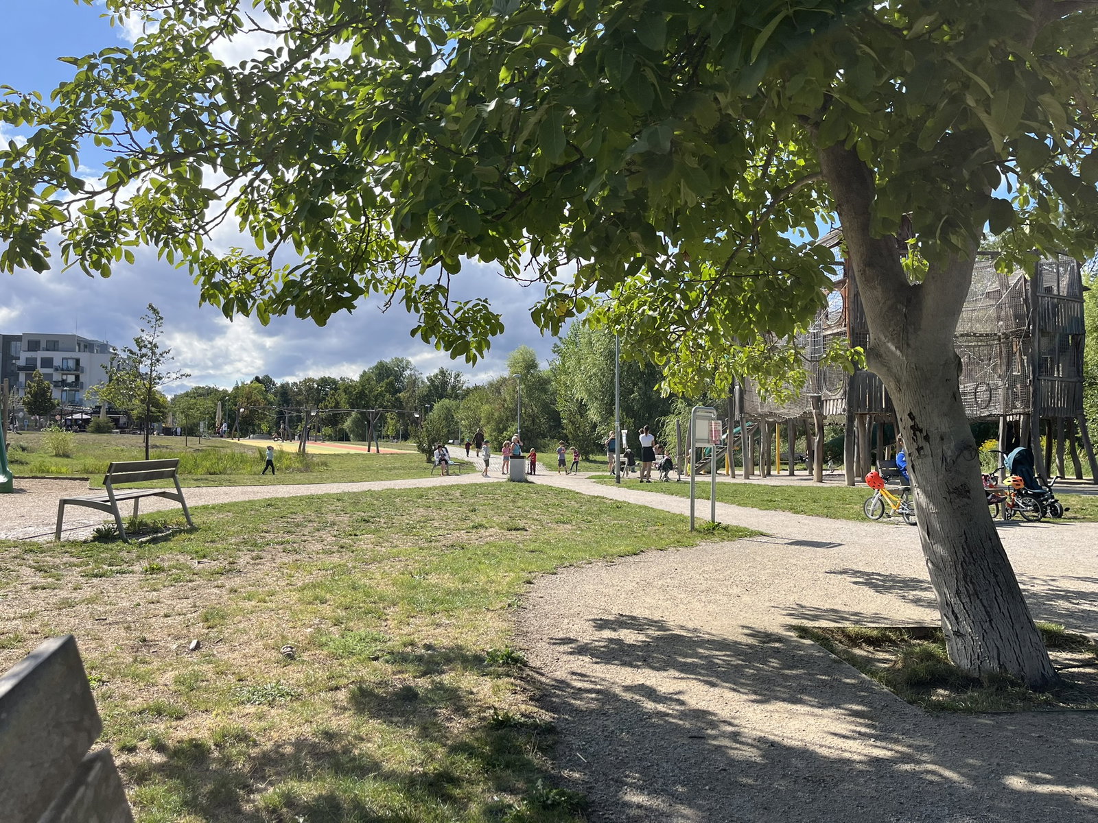 Park Zahrádky – dětská hřiště a herny, Praha – fotka 12