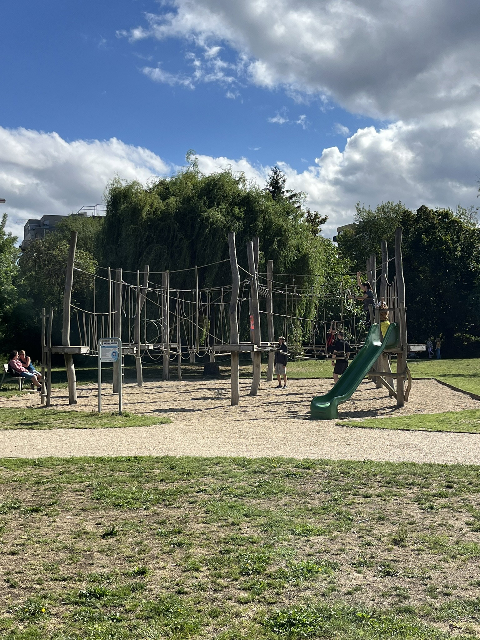 Park Zahrádky – dětská hřiště a herny, Praha – fotka 10