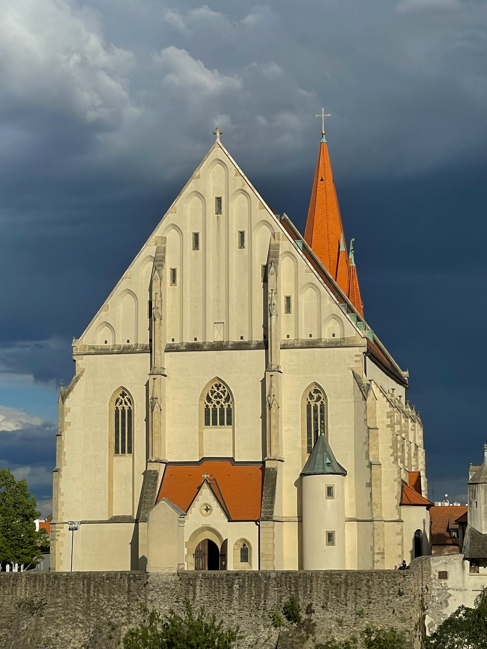 Kostel svatého Mikuláše ve Znojmě – hrady, zámky, zříceniny, Znojmo – fotka 3
