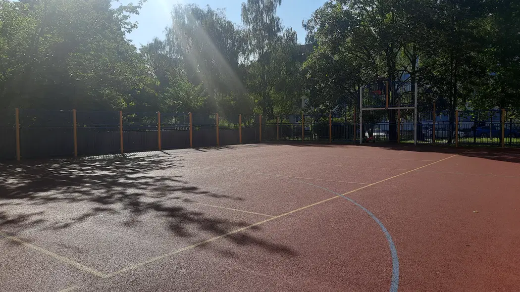 Hřiště Hlaváčkova – dětská hřiště a herny, Brno