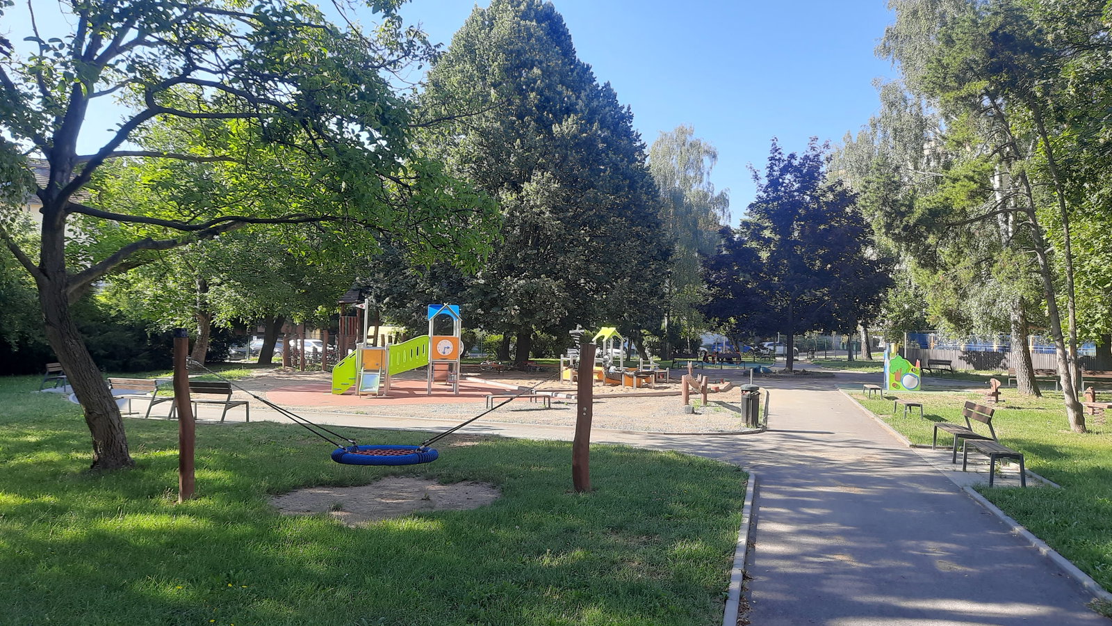 Hřiště Hlaváčkova – dětská hřiště a herny, Brno – fotka 3