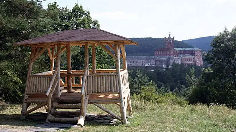 Vyhlídka na Mírovský hrad – vyhlídky a zajímavá místa, Mírov