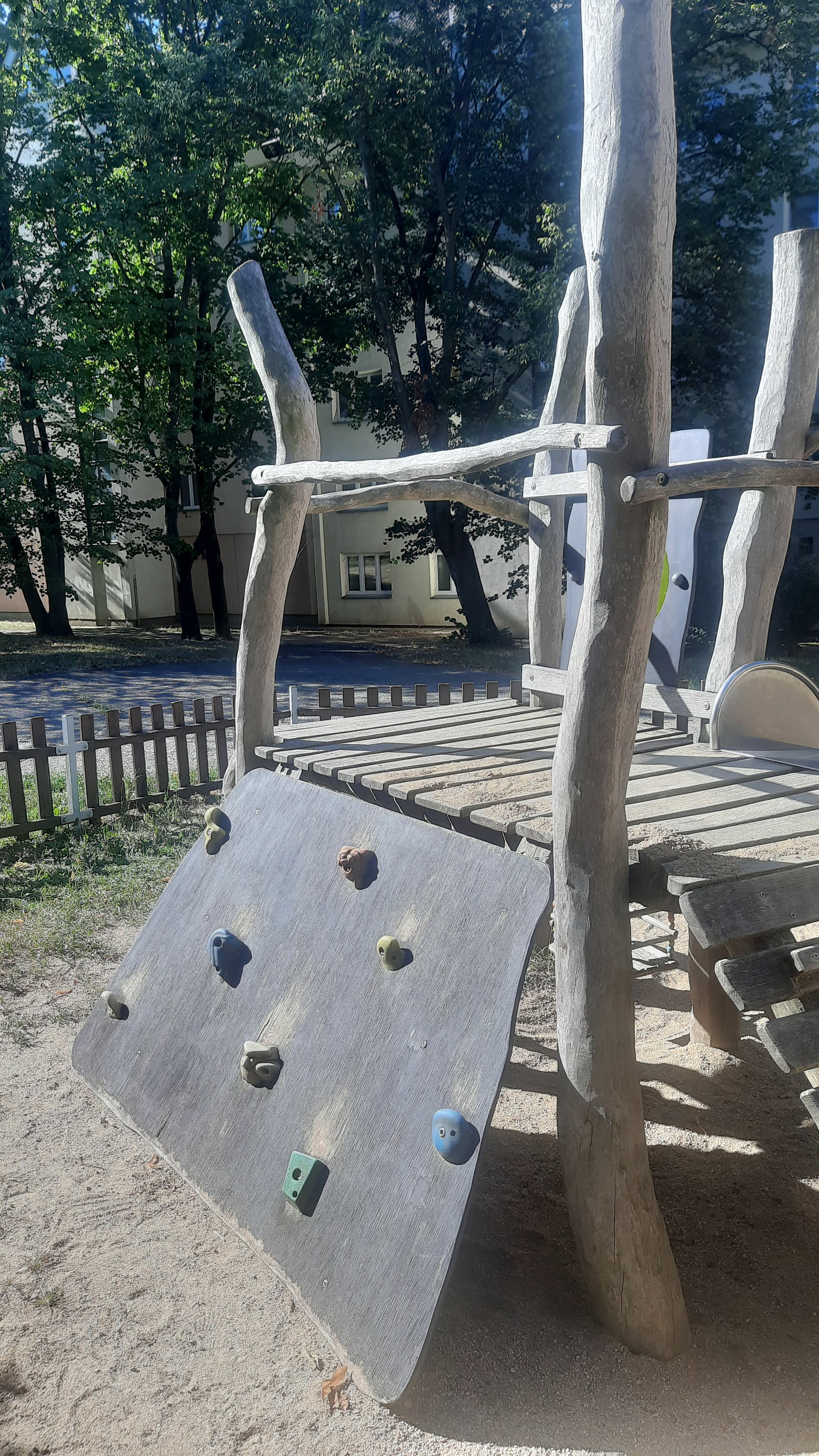 Dětské hřiště Souběžná – dětská hřiště a herny, Brno – fotka 3