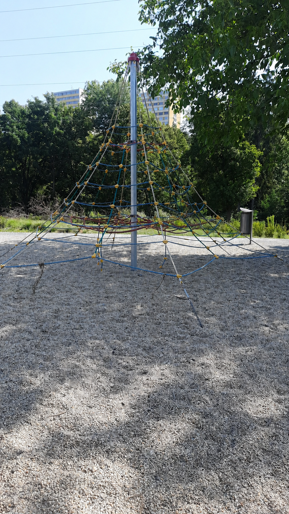 Hřiště na ul. Ondřeje Sekory – dětská hřiště a herny, Brno