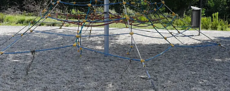 Hřiště na ul. Ondřeje Sekory – dětská hřiště a herny, Brno
