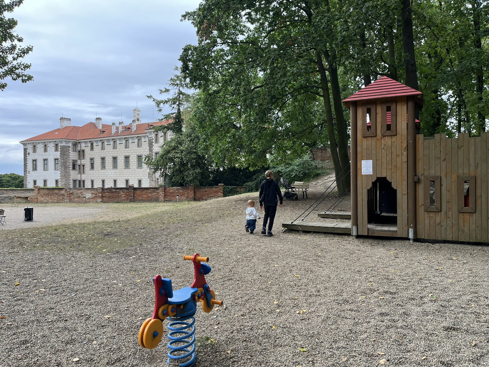 Dětské hřiště u občerstvení Skála – dětská hřiště a herny, Nelahozeves – fotka 11