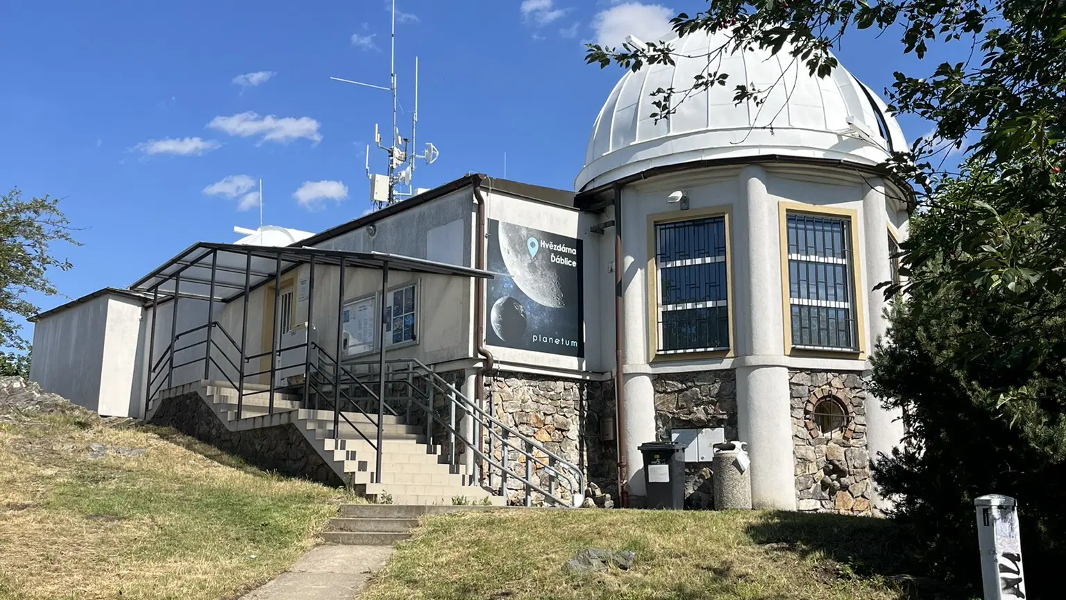 Hvězdárna Ďáblice – science centra a planetária, Zdiby