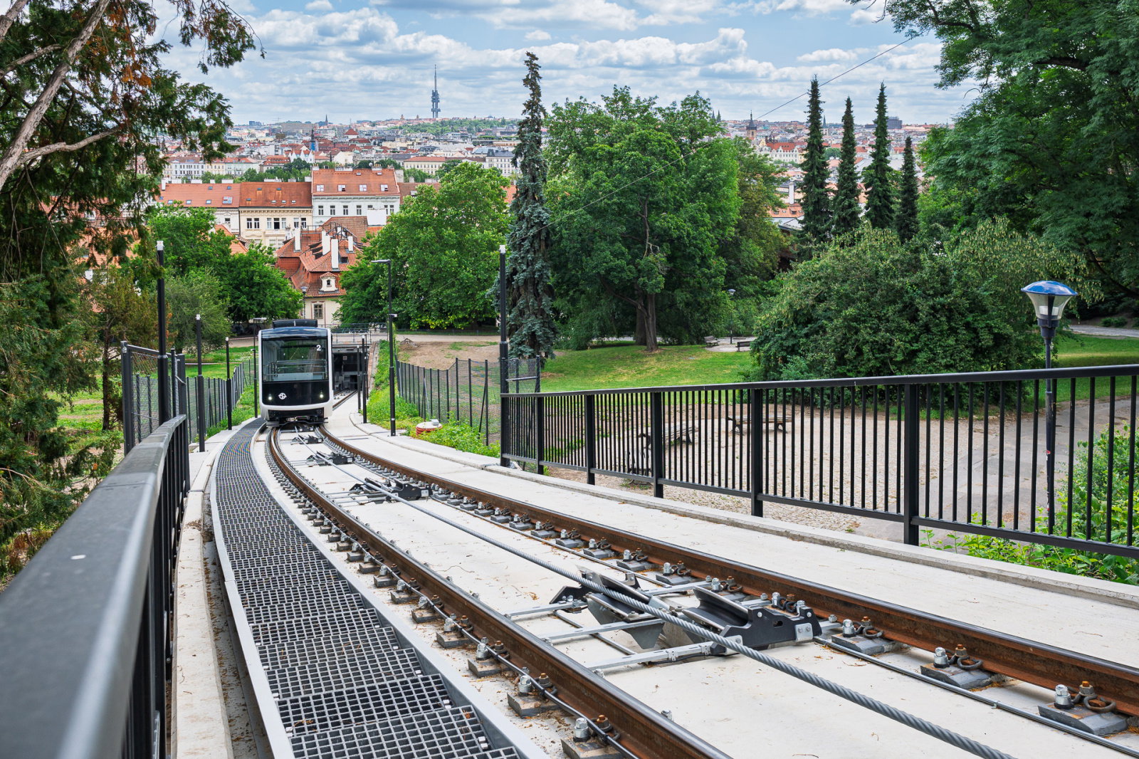 Lanovka na Petřín – zážitkové areály, Praha – fotka 3