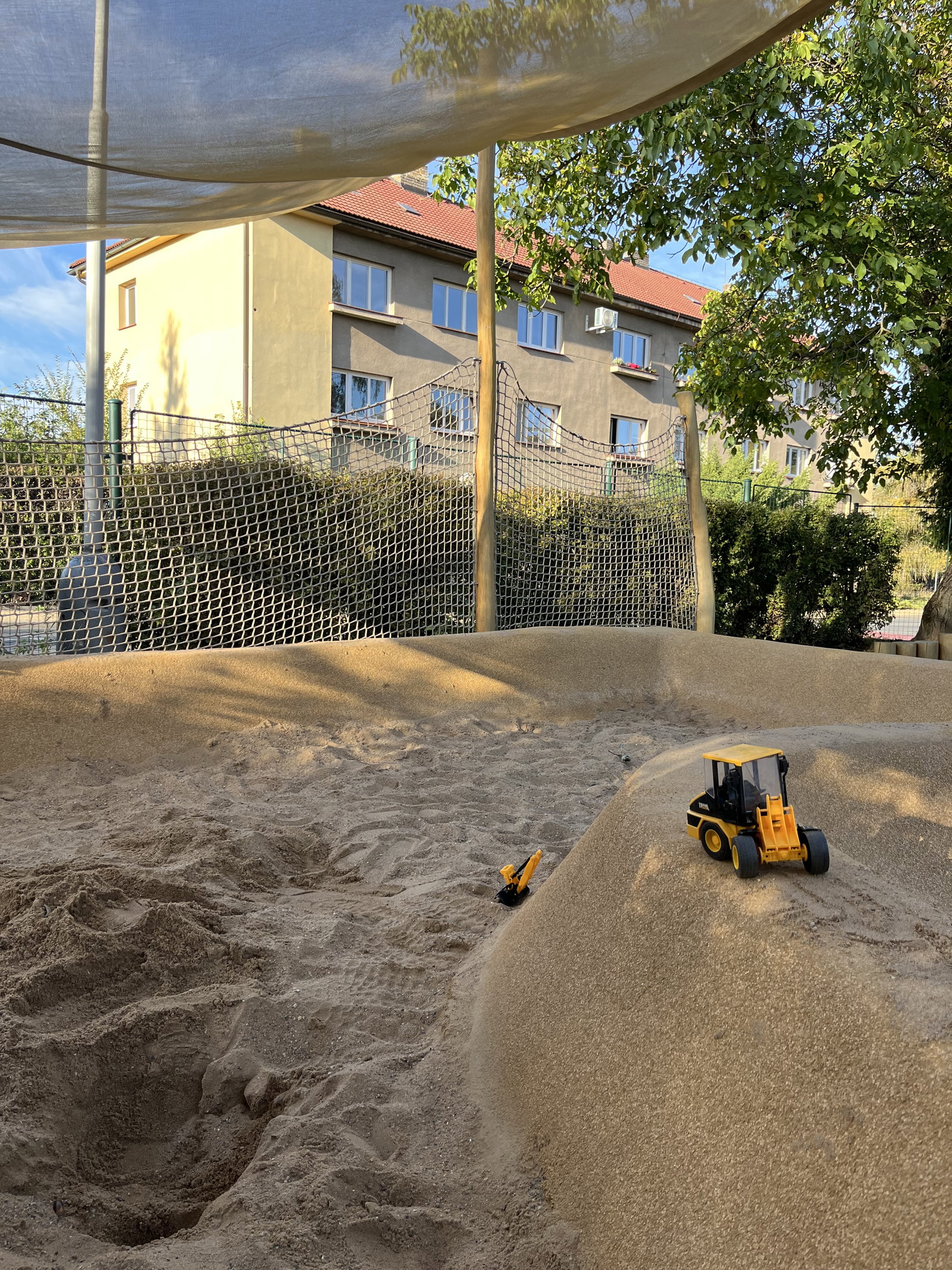 Dětské hřiště Běluňská – dětská hřiště a herny, Praha – fotka 5