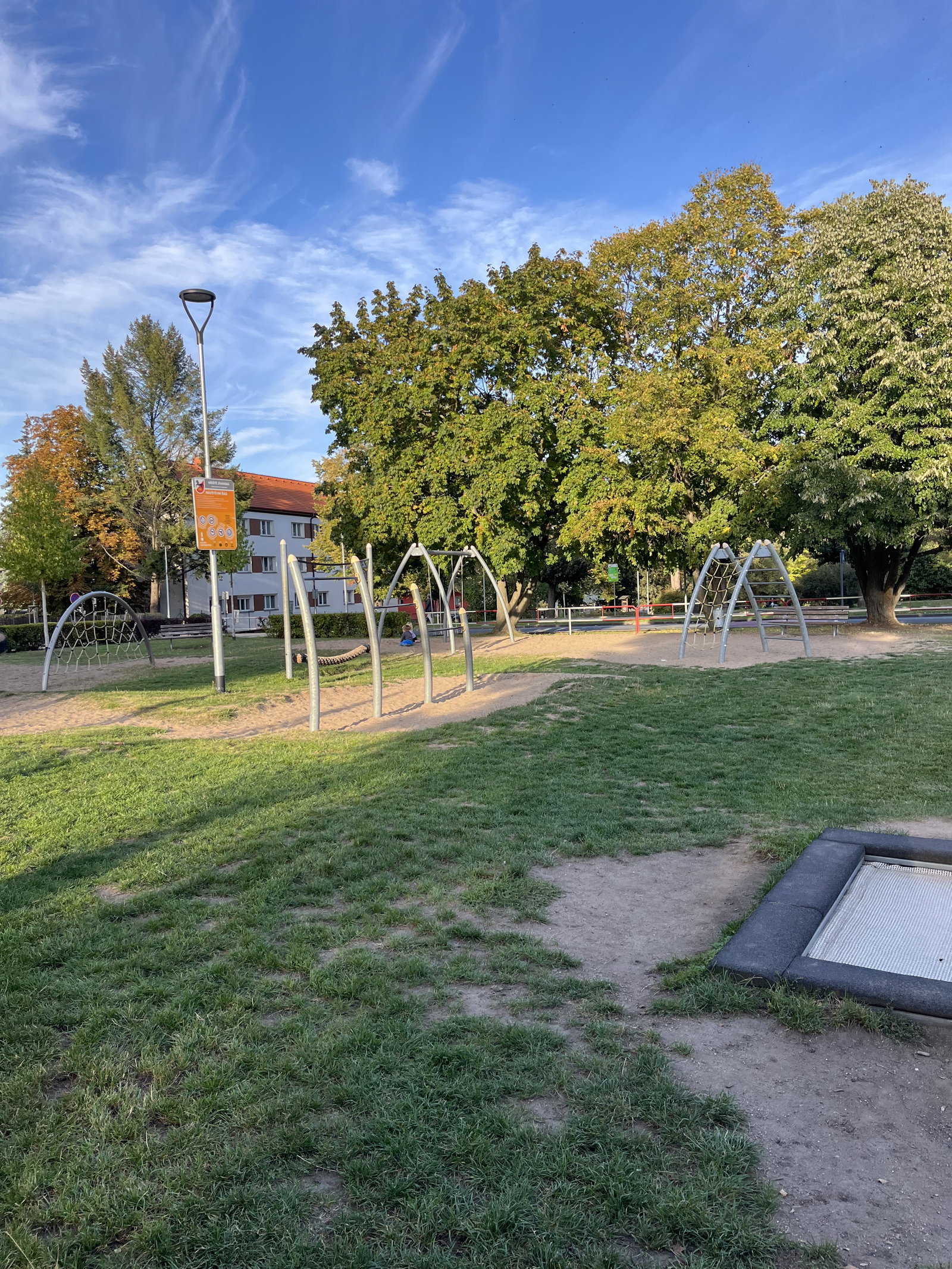 Dětské hřiště Běluňská – dětská hřiště a herny, Praha – fotka 11