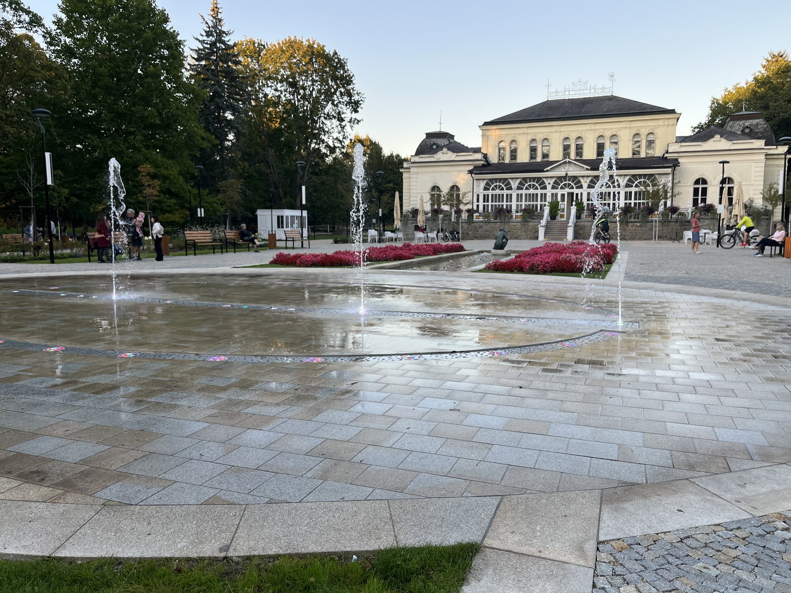 Zpívající fontána v lázních Darkov – vyhlídky a zajímavá místa, Karviná – fotka 2