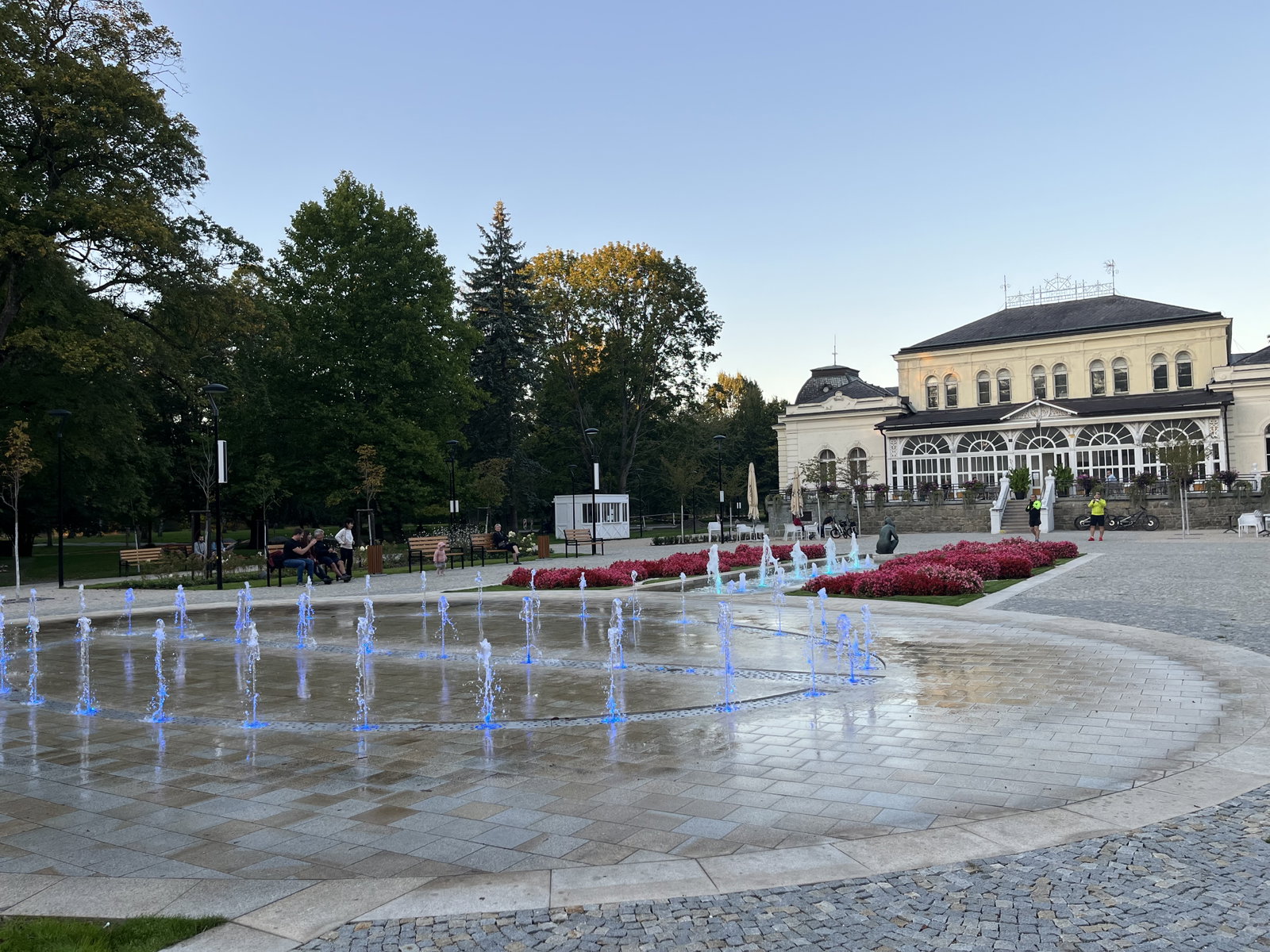 Zpívající fontána v lázních Darkov – vyhlídky a zajímavá místa, Karviná – fotka 3