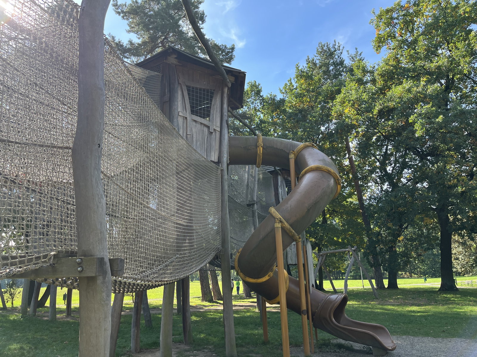Dětské hřiště Slámova – dětská hřiště a herny, Karviná – fotka 9