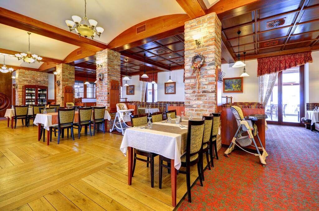 Zámek Valeč – hotel, Valeč – fotka 13